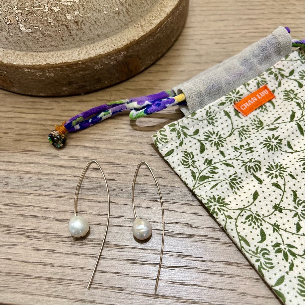 CHAN LUU WHITE AND SILVER FLOATING PEARL DROP THREAD THRU EARRINGS (SOLD OUT)